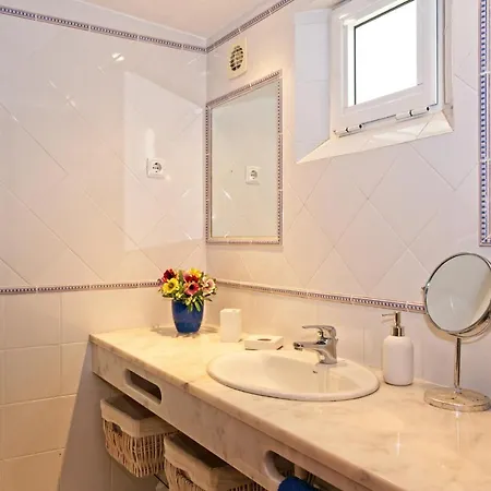 ヴィラ Lotus 2, *