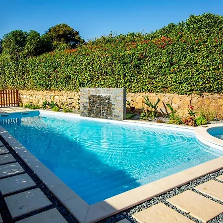 Lotus 2, ヴィラ アルブフェイラ