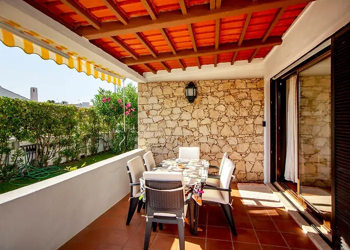 别墅 Lotus 2, 阿尔布费拉